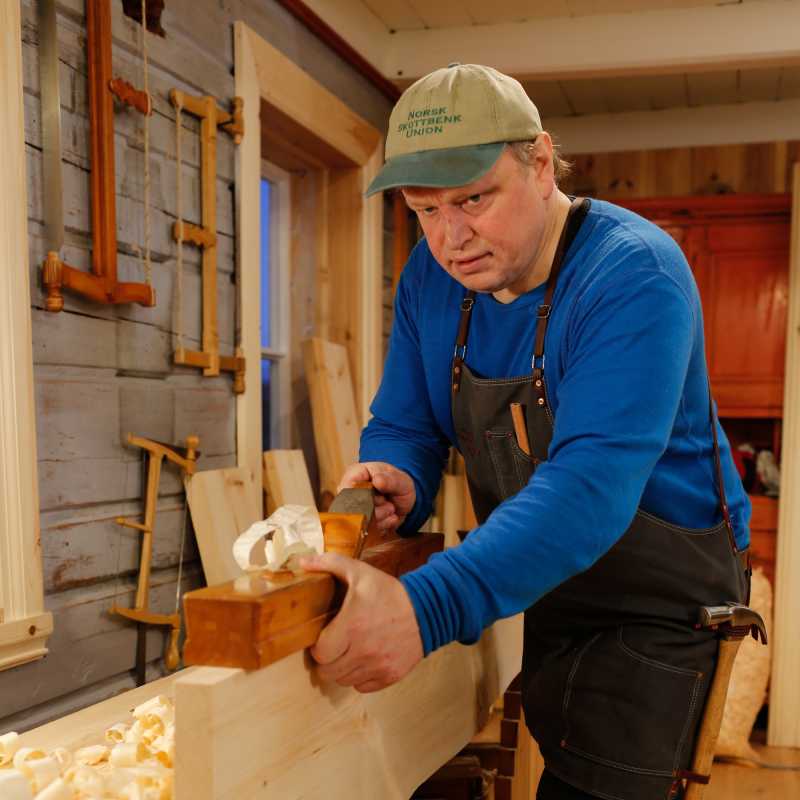 North House Folk School photo of instructor, Roald Renmælmo