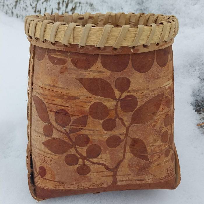 Teaser image for Wiigwaas Makak: Birch Bark Baskets